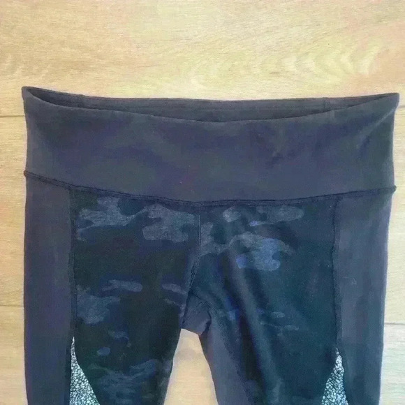 Lululemon cropped pant 8 camouflage dark blue mixed pattern - Picture 3 of 7